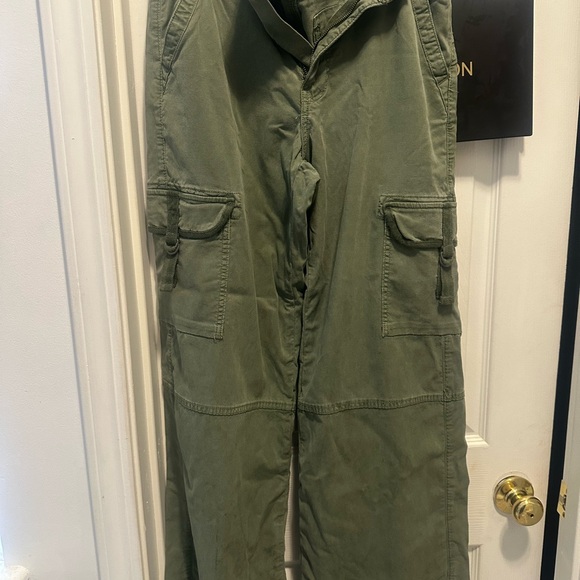 American Eagle Outfitters Sage Green Cargo Joggers - Picture 1 of 9